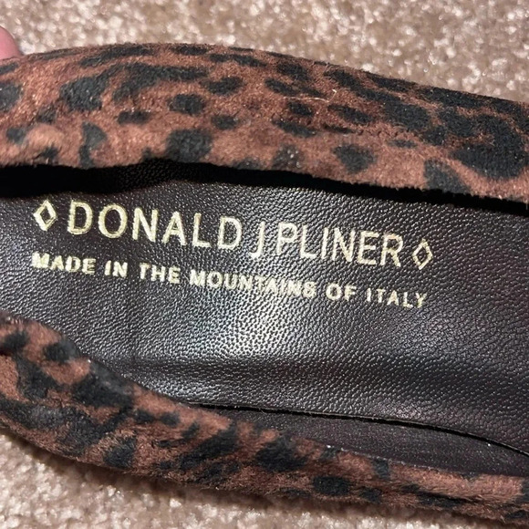Donald J. Pliner | Arlie Leopard Print Suede Square Toe Elastic Ballet Flats 6M - Picture 5 of 7